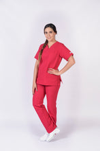 Cargar imagen en el visor de la galería, Pantalón y Blusa Dama Antifluidos Cereza REF.: PB032AJCE