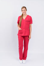 Cargar imagen en el visor de la galería, Pantalón y Blusa Dama Antifluidos cereza REF.: PB281AJCE