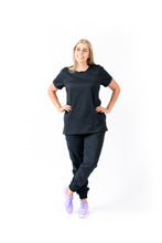 Cargar imagen en el visor de la galería, JOGGER Licrado Pantalón y Blusa Dama en Antifluidos Negro REF.: PB 481 AUN