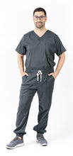 Cargar imagen en el visor de la galería, JOGGER Pantalón y Blusa Unisexo Antifluidos Gris Oscuro Fuerte REF.: PB 483 AUGO
