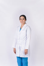 Cargar imagen en el visor de la galería, Bata para Médico Dama manga Larga, REF.: LB180GT