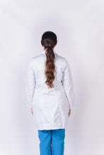 Cargar imagen en el visor de la galería, Bata para Médico Dama manga Larga, REF.: LB180GT