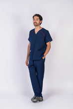 Cargar imagen en el visor de la galería, Pantalón y Blusa Unisexo Antifluidos Azul Oscuro REF.: PB324AJAO-RO