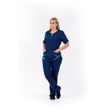 Cargar imagen en el visor de la galería, Pantalón y Blusa Dama en Antifluidos Azul Indigo Medio REF.: PB459AJAIM-AL