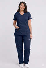 Cargar imagen en el visor de la galería, Pantalón y Blusa Antifluidos para Dama - REF: PB560