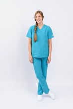 Cargar imagen en el visor de la galería, Pantalón y Blusa Dama Antifluidos azul aguamarina REF.: PB032ANAGO