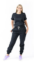 Cargar imagen en el visor de la galería, JOGGER Licrado Pantalón y Blusa Dama en Antifluidos Negro REF.: PB 481 AUN