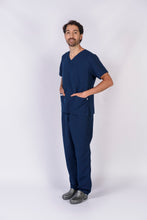 Cargar imagen en el visor de la galería, Pantalón y Blusa Unisexo Antifluidos Azul Oscuro REF.: PB021AJAO