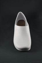 Cargar imagen en el visor de la galería, Zapato Unisexo Blanco Importado del Brasil REF.: ZA7001
