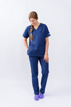 Cargar imagen en el visor de la galería, Pantalón y Blusa Dama Lino Montreal Azul Indigo REF: PB031MAI